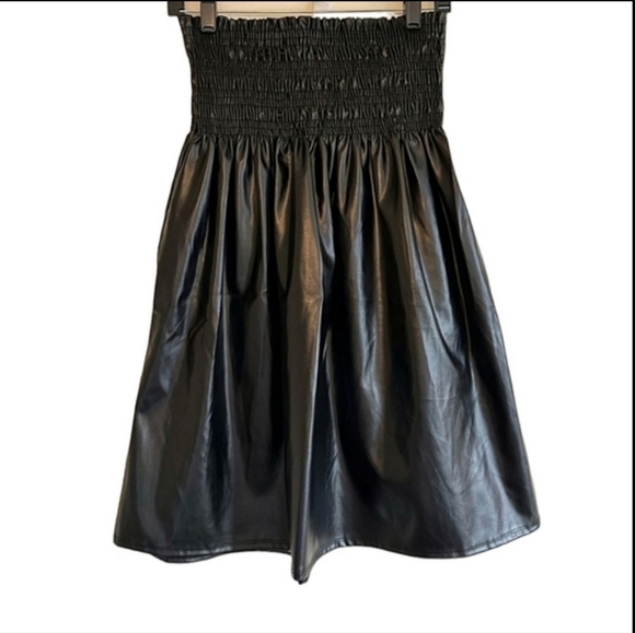Acting Pro  Smock Waisted Faux Leather Skirt Black Size Large - Picture 5 of 5